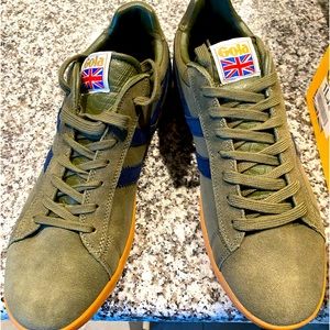 Men’s olive Gola shoes size 11